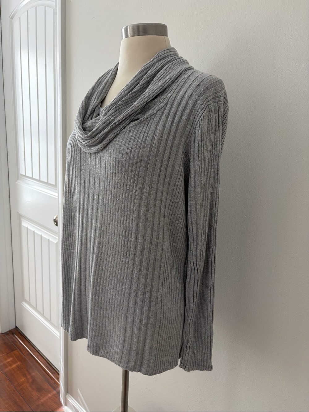 Joseph A Silver Gray Ribbed Cowl Neck Sweater XL Metallic - Picture 5 of 11